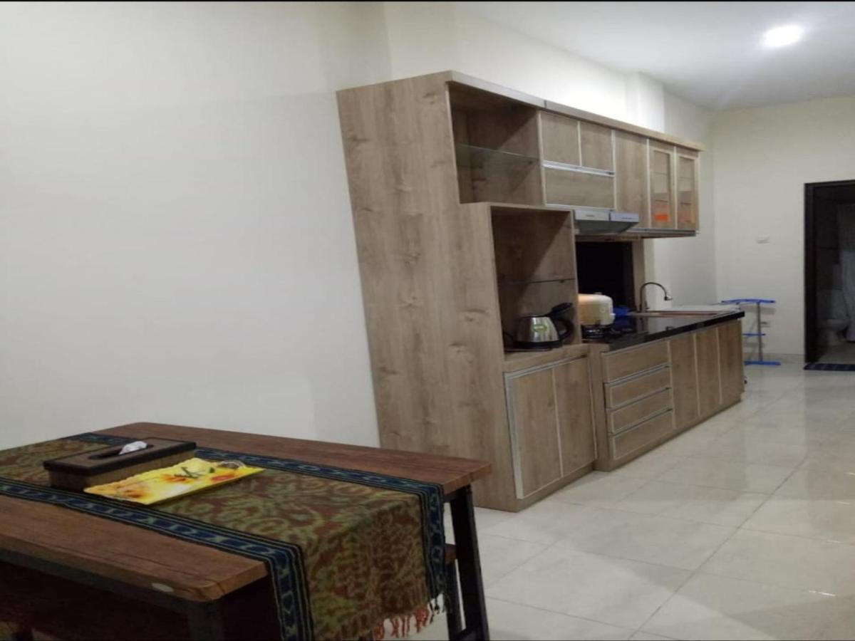 Karana House Syariah Hotel Melati Buitenkant foto