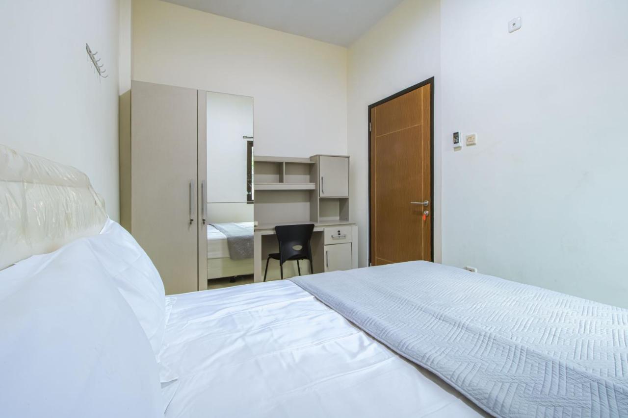 Karana House Syariah Hotel Melati Buitenkant foto