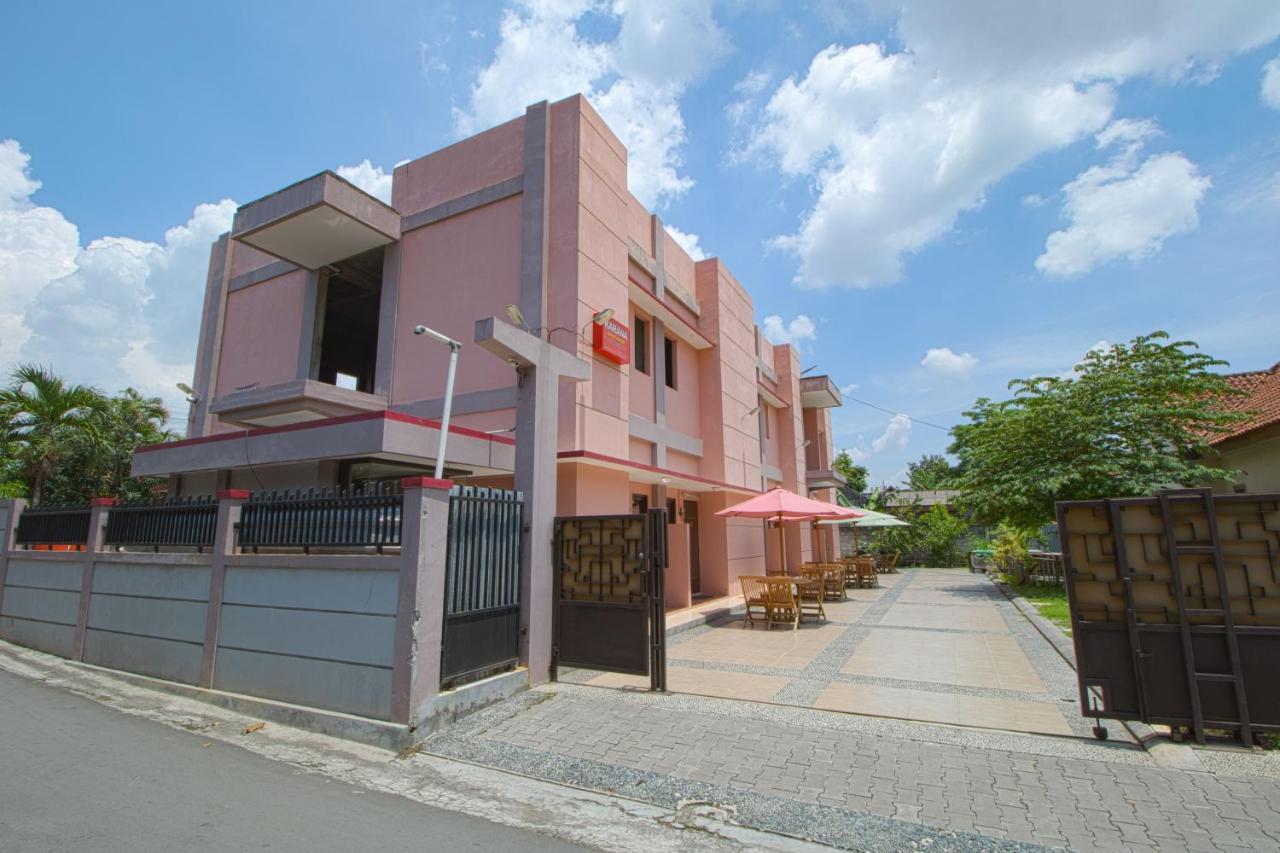 Karana House Syariah Hotel Melati Buitenkant foto