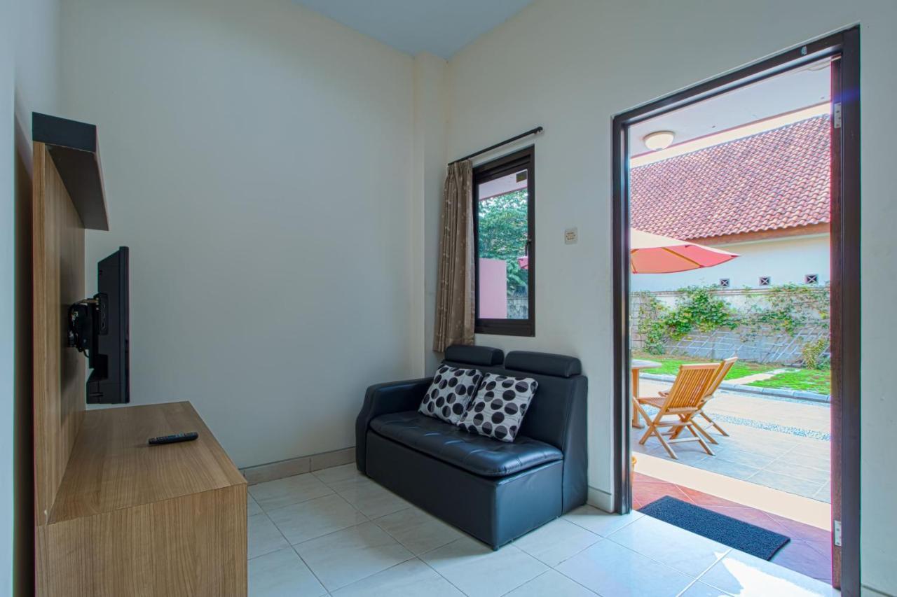 Karana House Syariah Hotel Melati Buitenkant foto